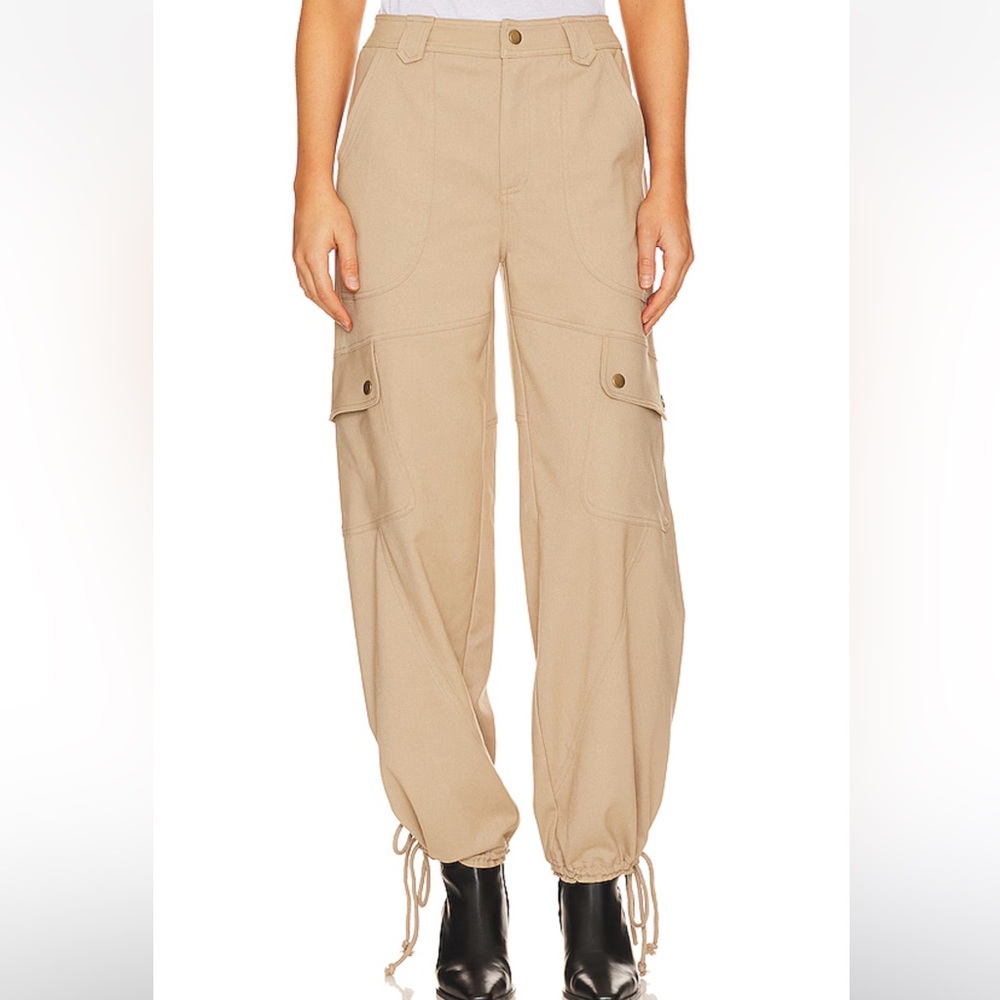 Weekend Cargo Pants in Khaki
Line & Dot